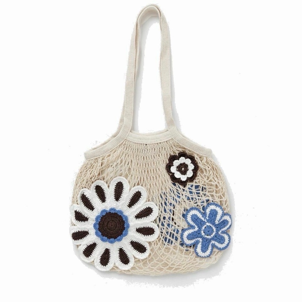 Crocheted cotton Floral Mesh Tote Bag in Cream and Blue Baum und Pferdgarten